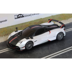 Scalextric PAGANI Huayra roadster BC blanc nacré