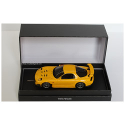 Avant Slot MAZDA Efini RX-7 Type R (FD3S) jaune 1995