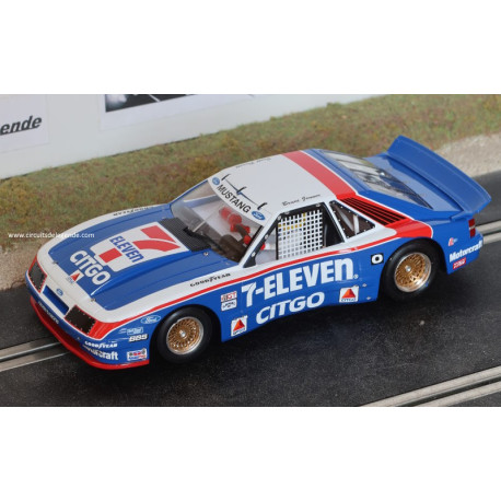 Revoslot FORD Mustang n°7 12H de Sebring 1986